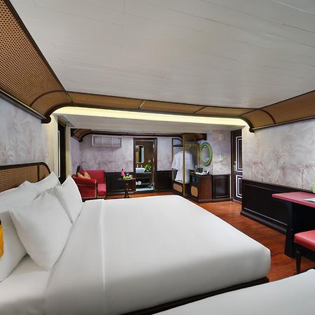 Отель Signature Royal Halong Cruise Халонг Экстерьер фото