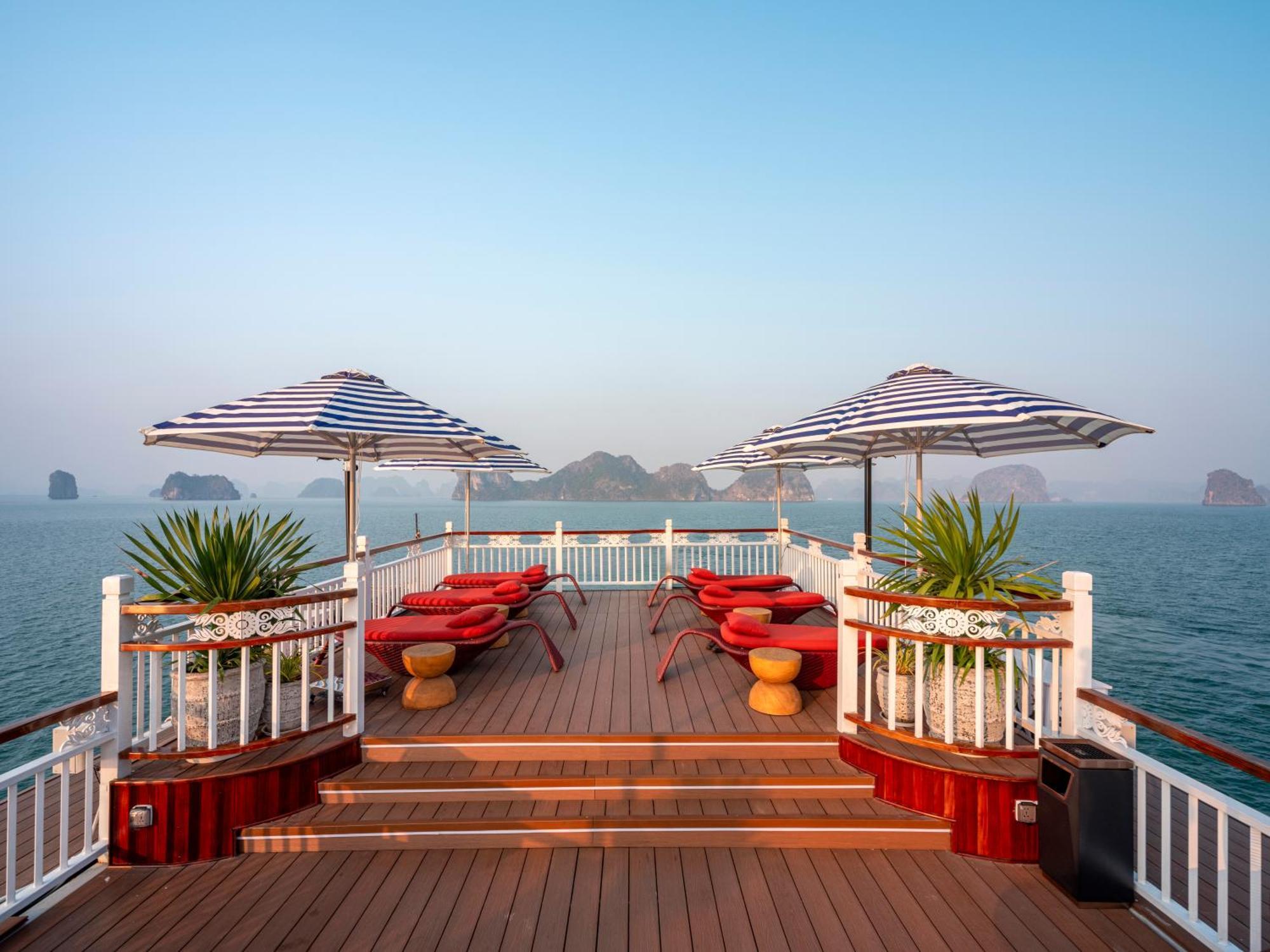 Отель Signature Royal Halong Cruise Халонг Экстерьер фото