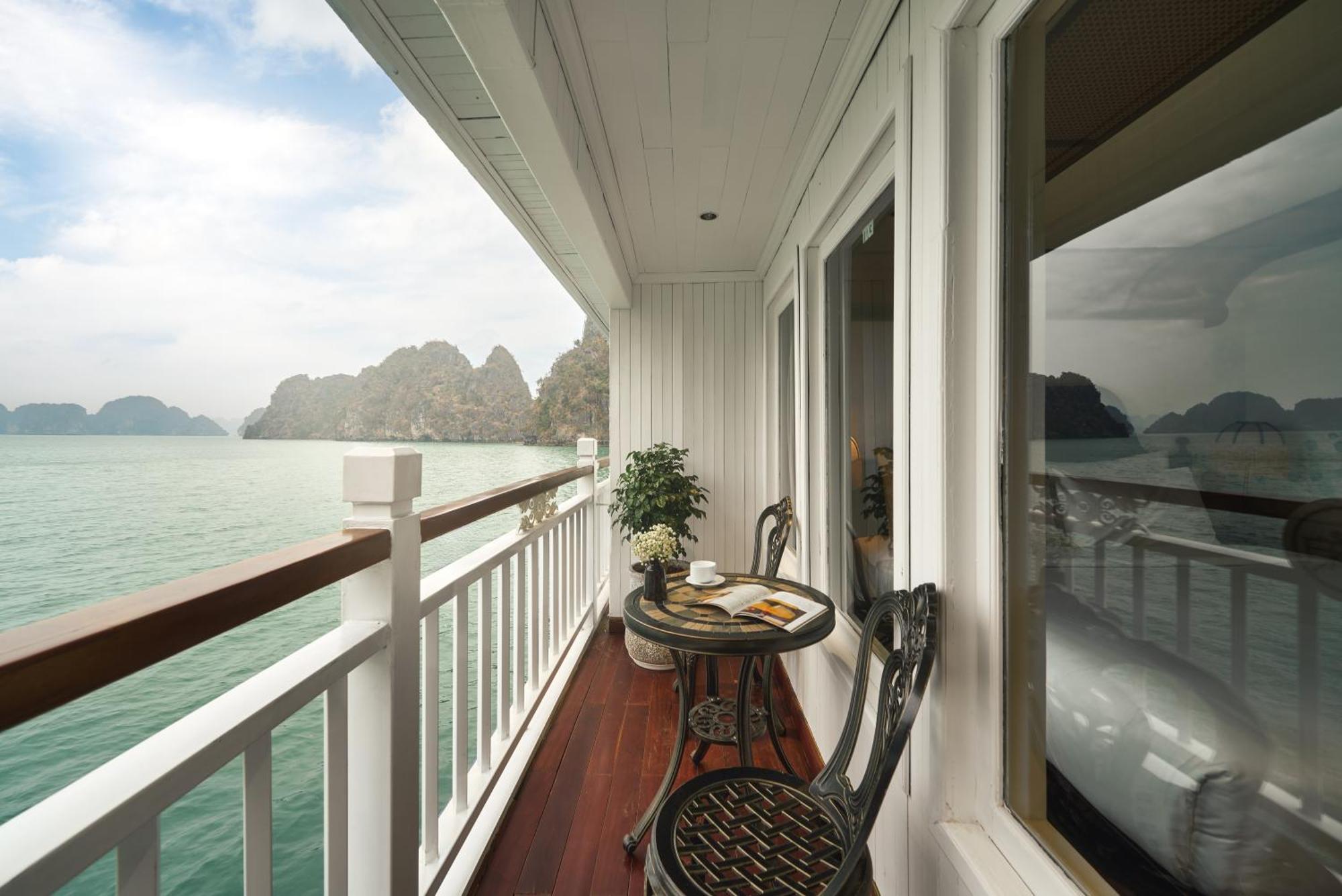 Отель Signature Royal Halong Cruise Халонг Экстерьер фото