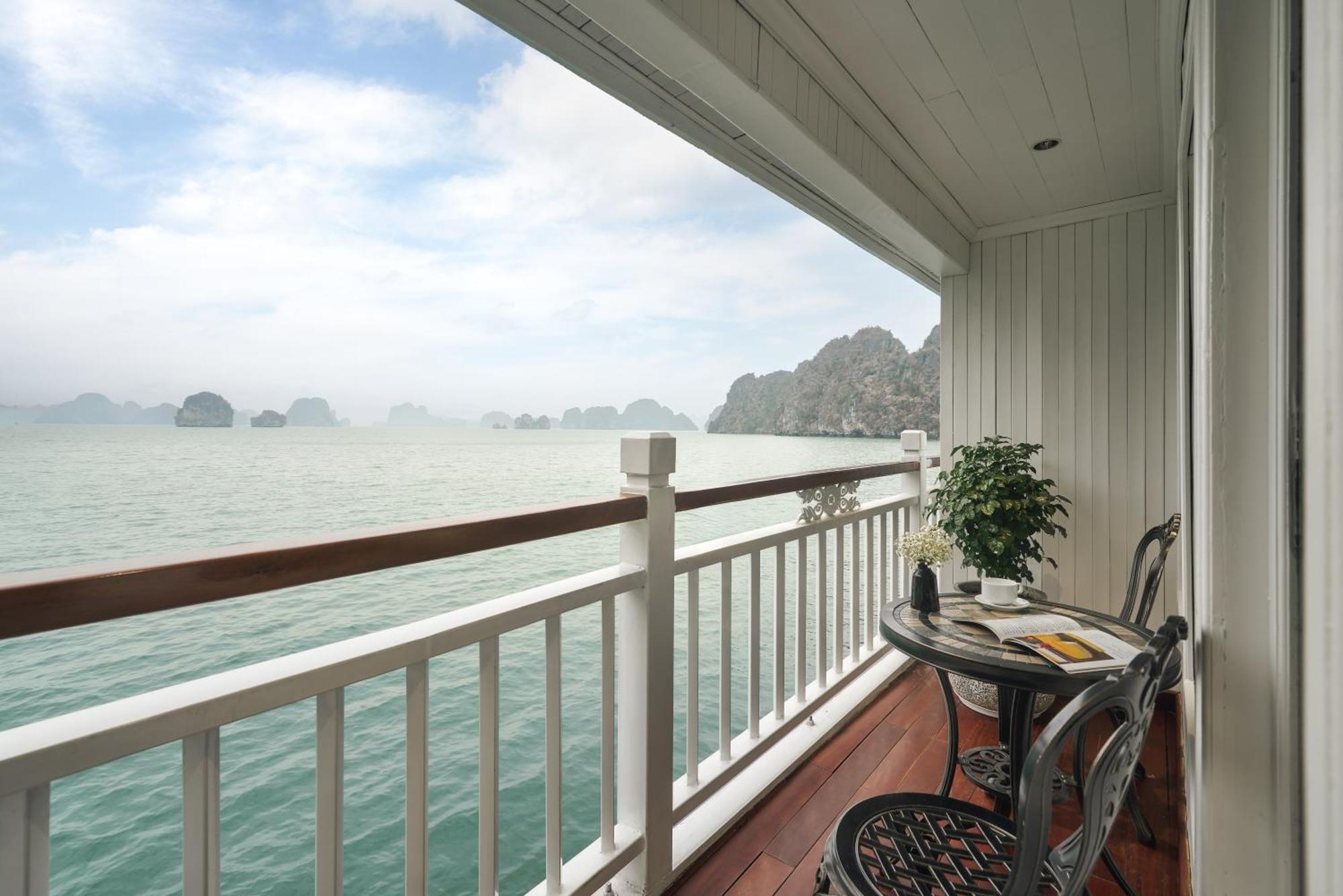 Отель Signature Royal Halong Cruise Халонг Экстерьер фото