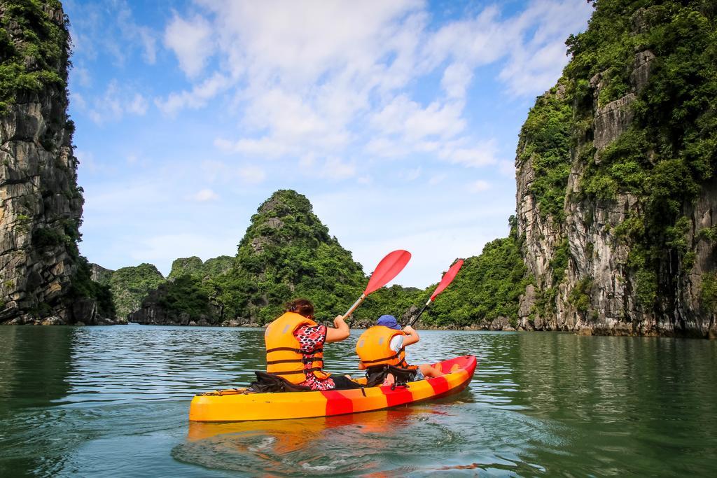 Отель Signature Royal Halong Cruise Халонг Экстерьер фото