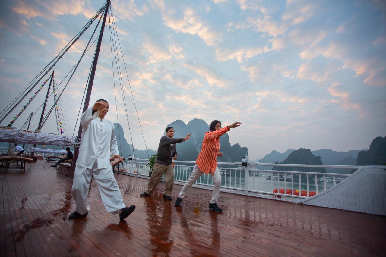 Отель Signature Royal Halong Cruise Халонг Экстерьер фото